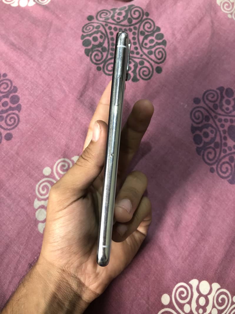Apple iPhone X 5
