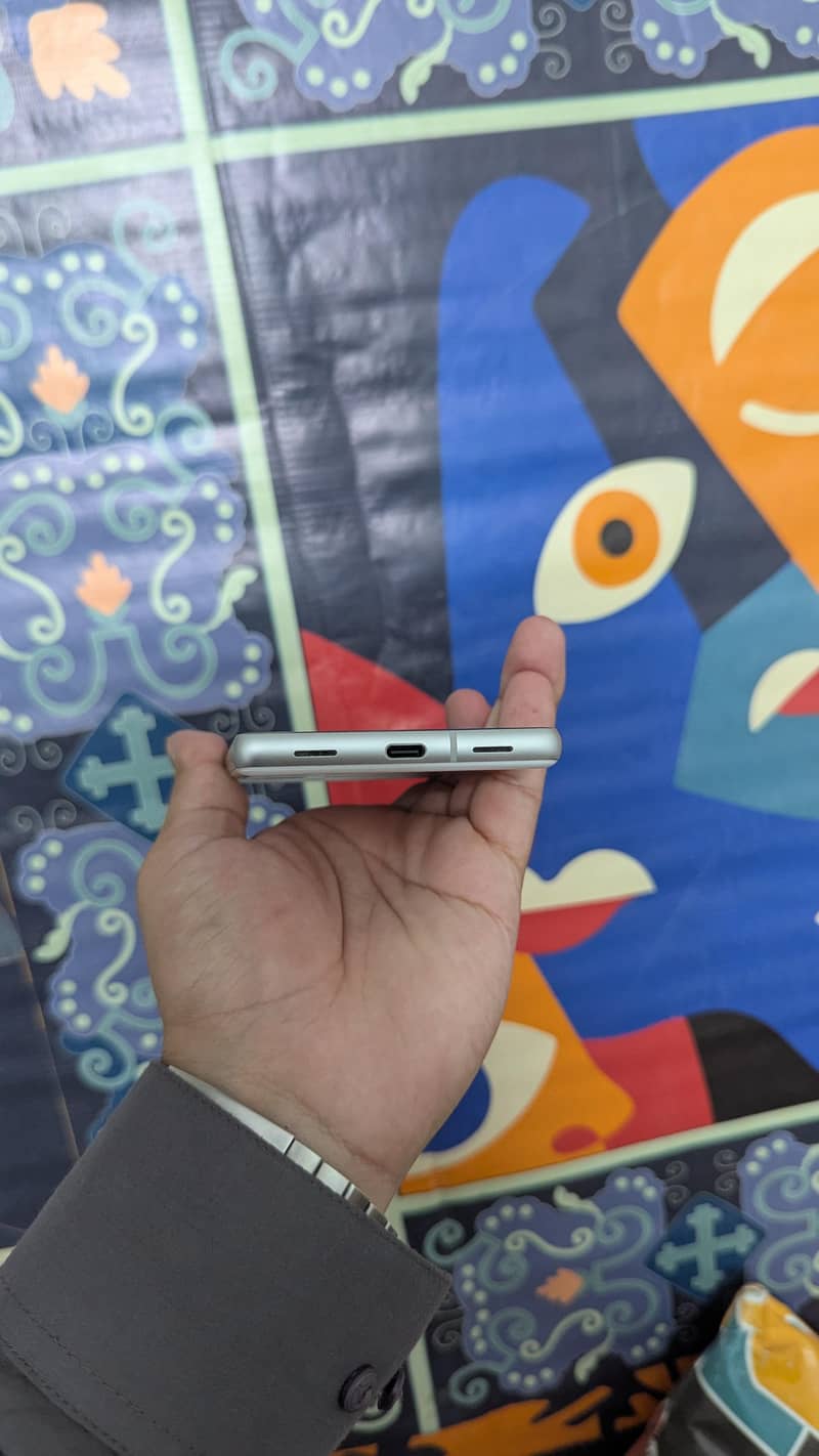 Google Pixel 7a 4