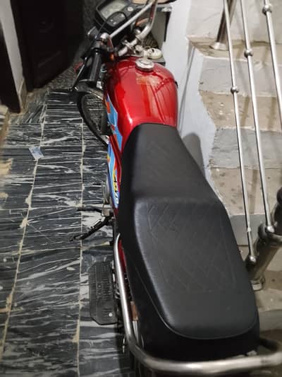 selling united bike in good condition