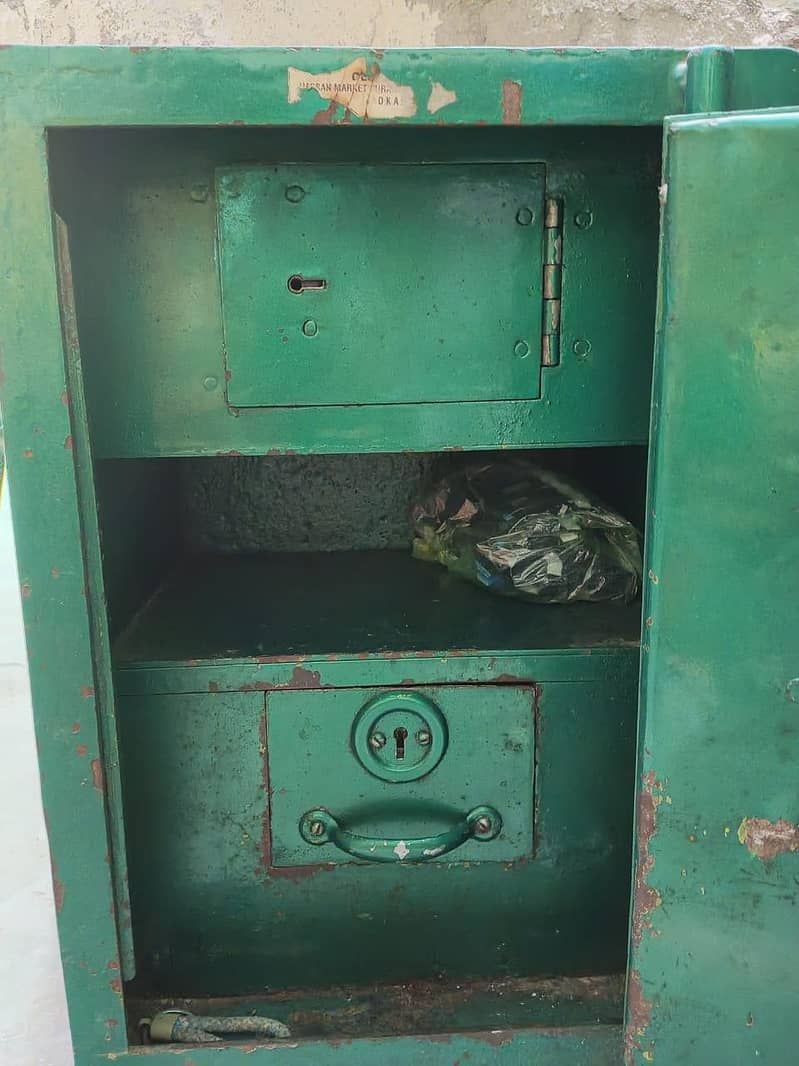 Small Storage Safe 1