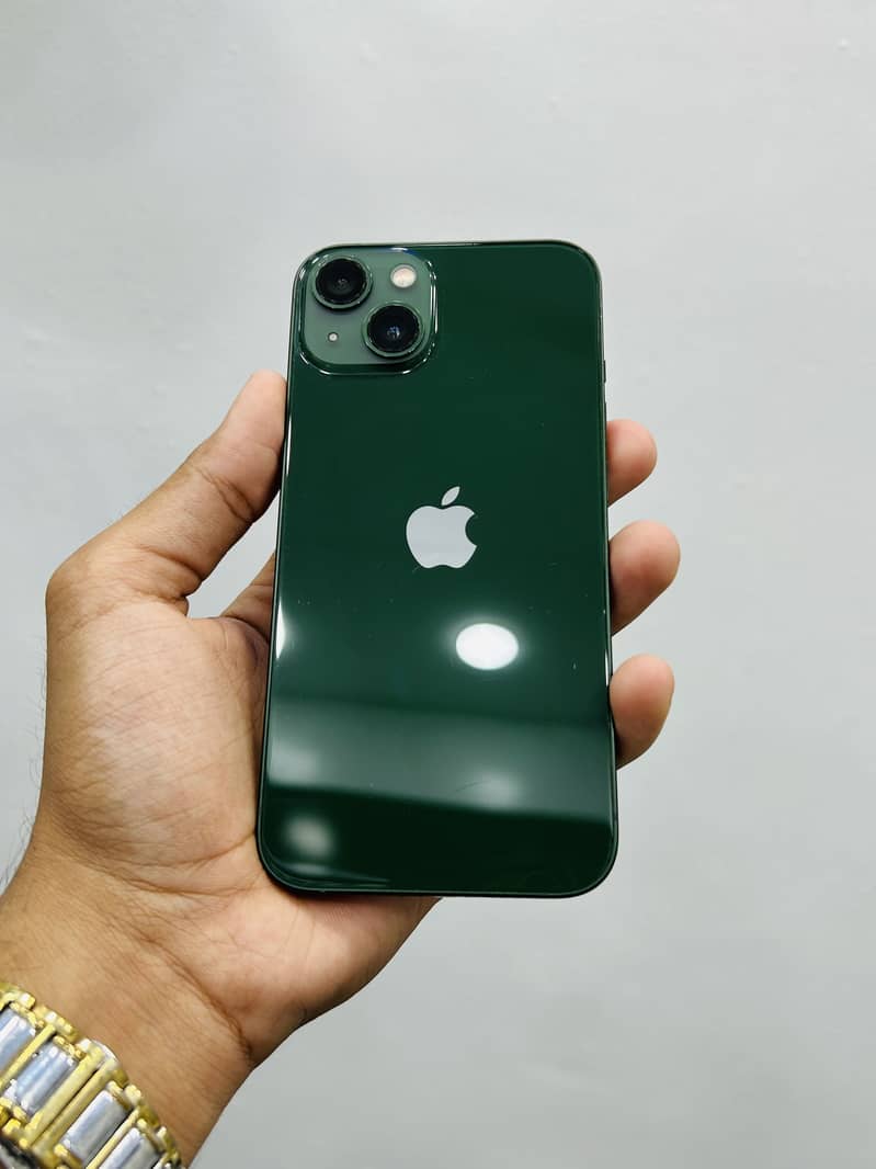 Apple iPhone 13 0