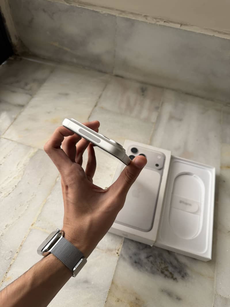 Apple iPhone 17 Pro Max 5