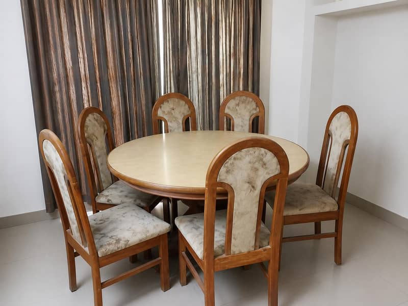 DINING TABLE WITH 6 CHAIRS 0