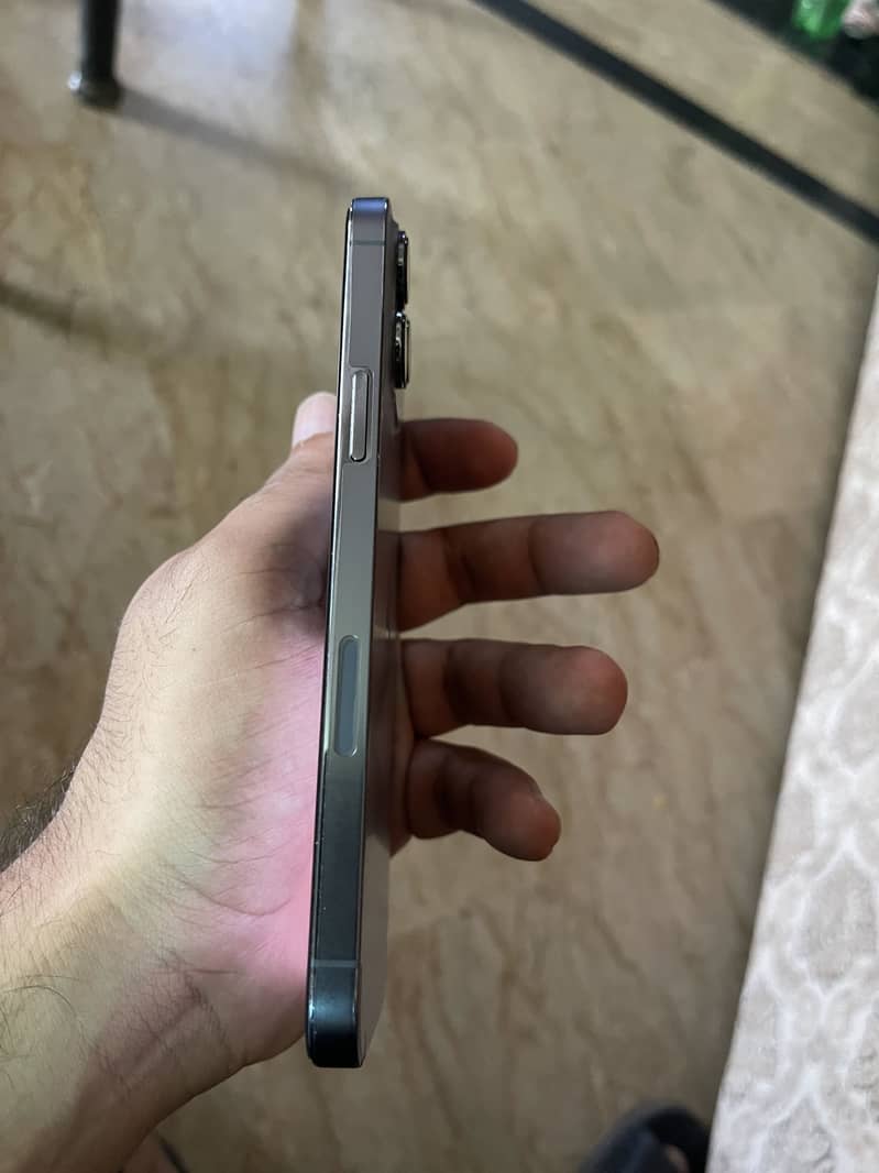Apple iPhone 13 Pro Max 2
