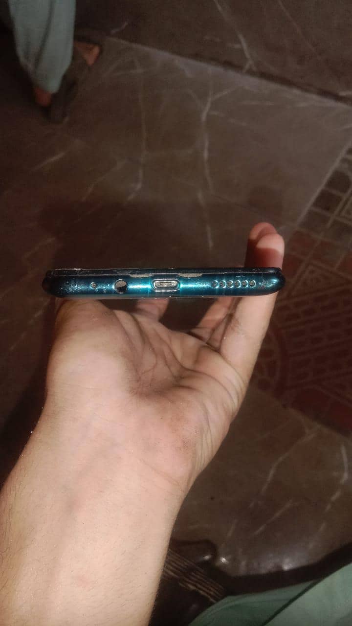 Tecno lc8 2