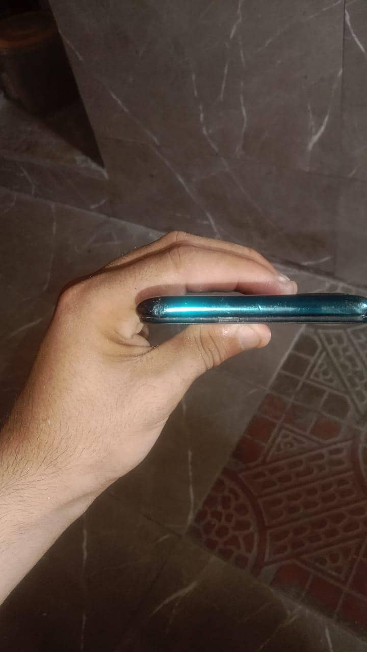Tecno lc8 3