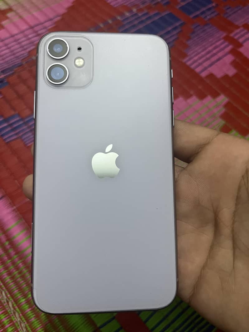 Apple iPhone 11 4