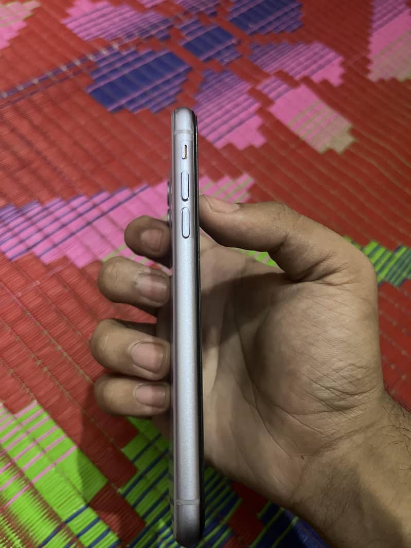 Apple iPhone 11 6