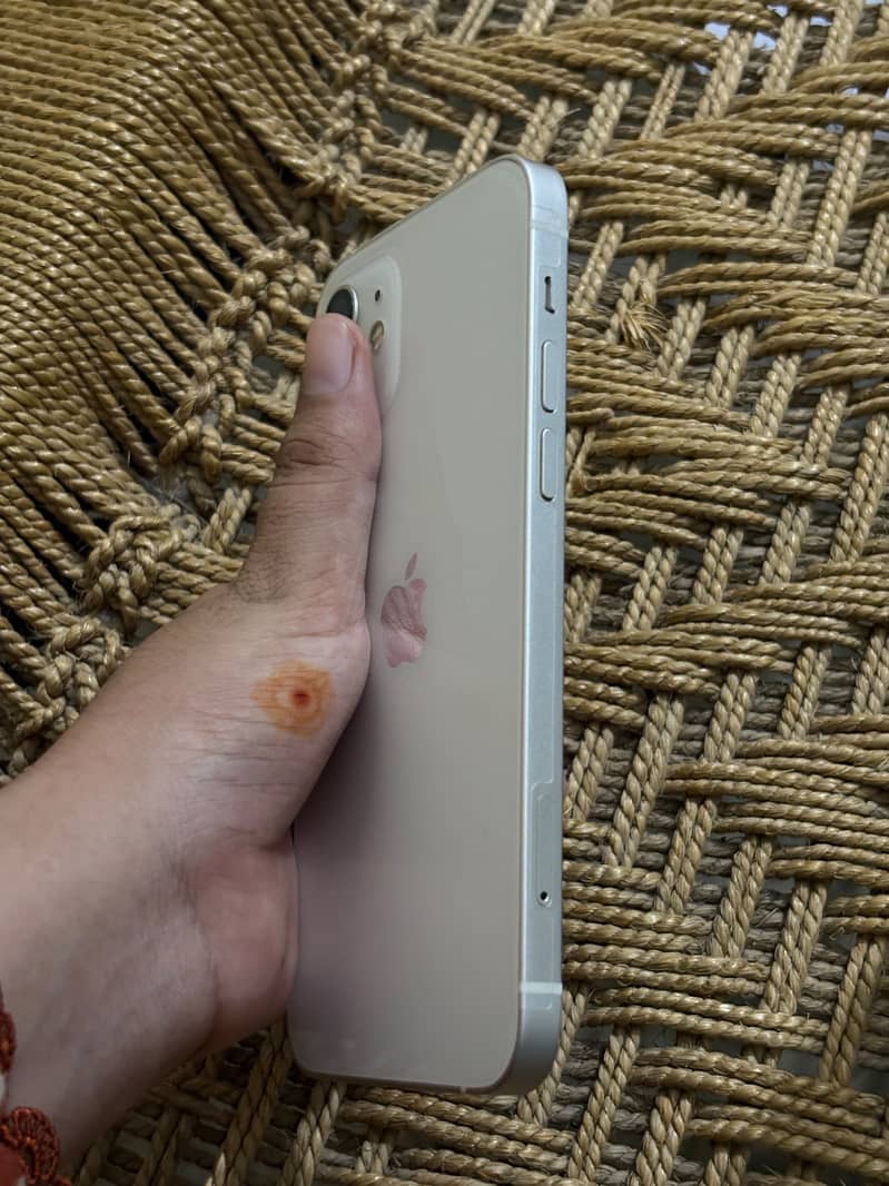 Apple iPhone 12 3