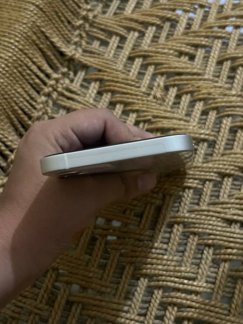 Apple iPhone 12 5