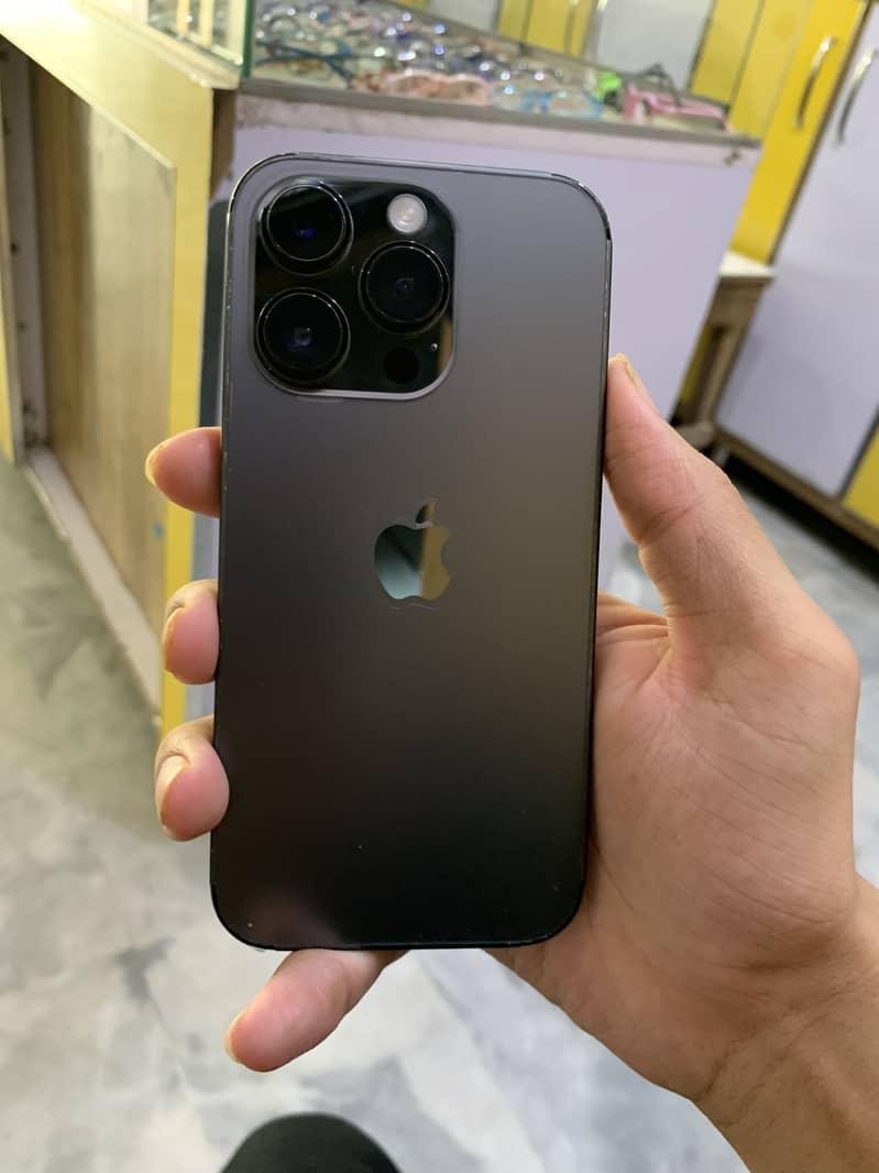 Apple iPhone 14 Pro 1