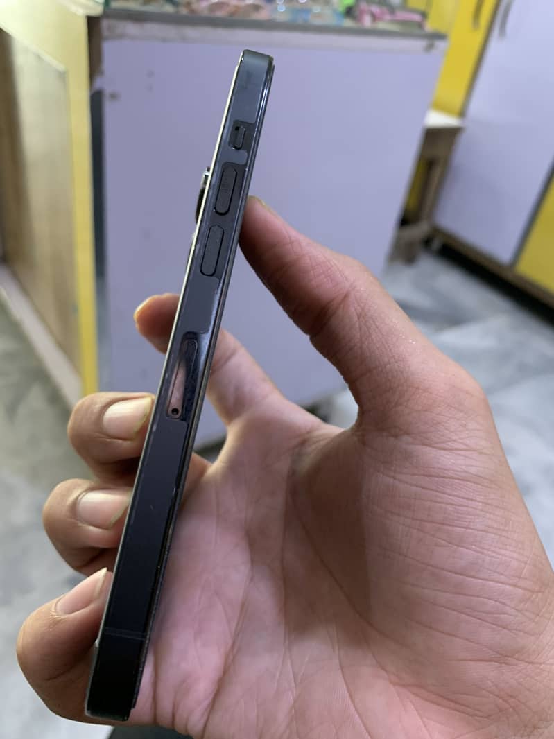 Apple iPhone 14 Pro 2
