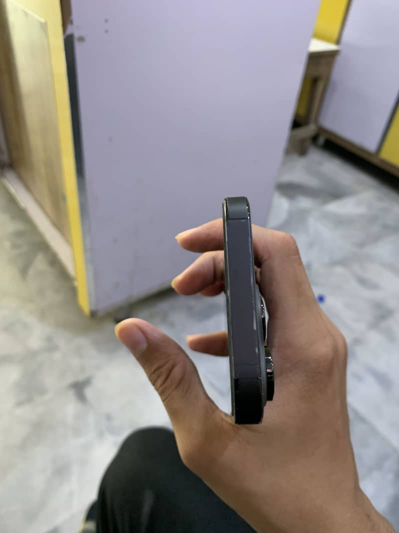 Apple iPhone 14 Pro 4