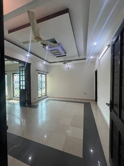 Corner House Separate Gate 40x80 Upper Portion For Rent In G14