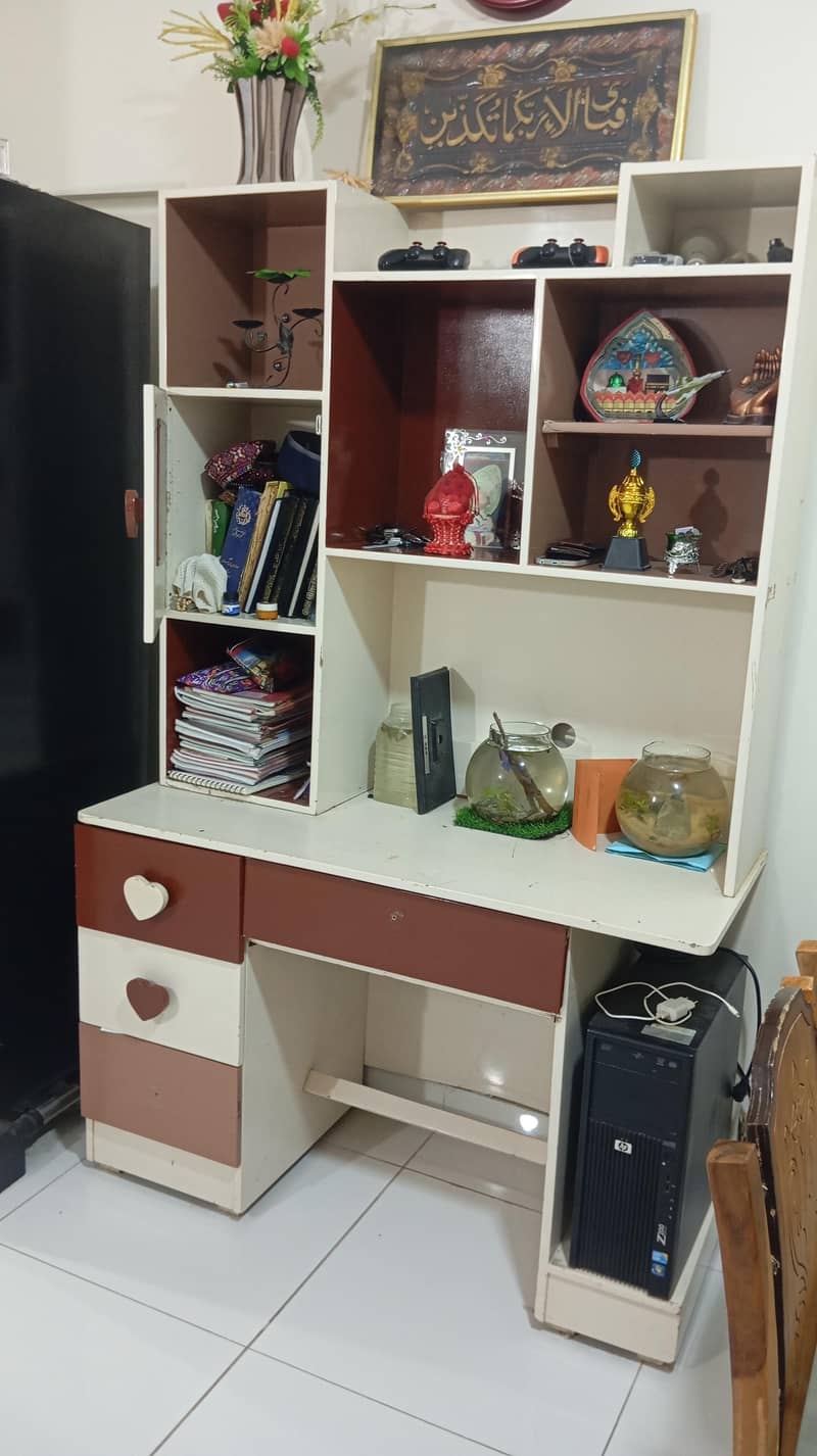 Deco Computer/Study table Cont# 03462820382 1