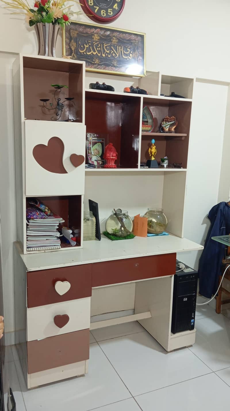 Deco Computer/Study table Cont# 03462820382 2