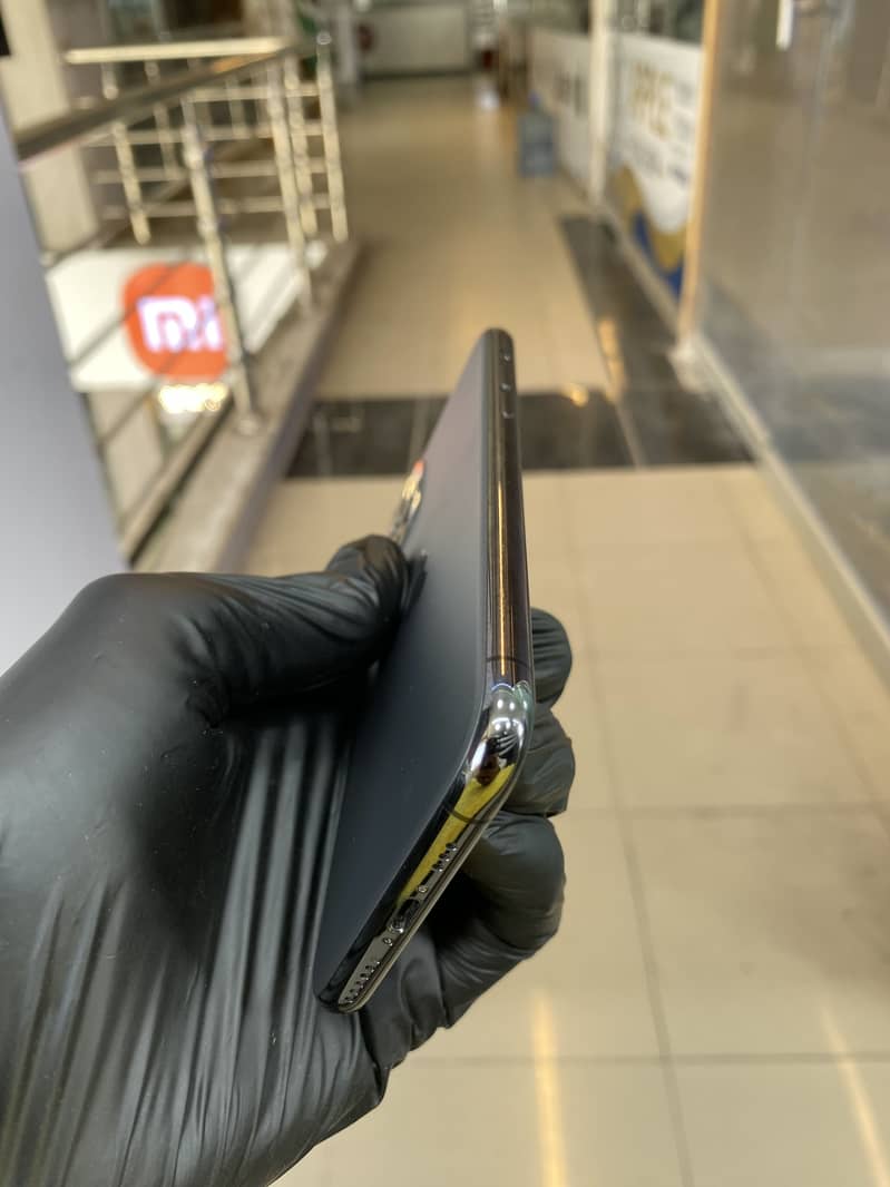 Apple iPhone 11 Pro 1