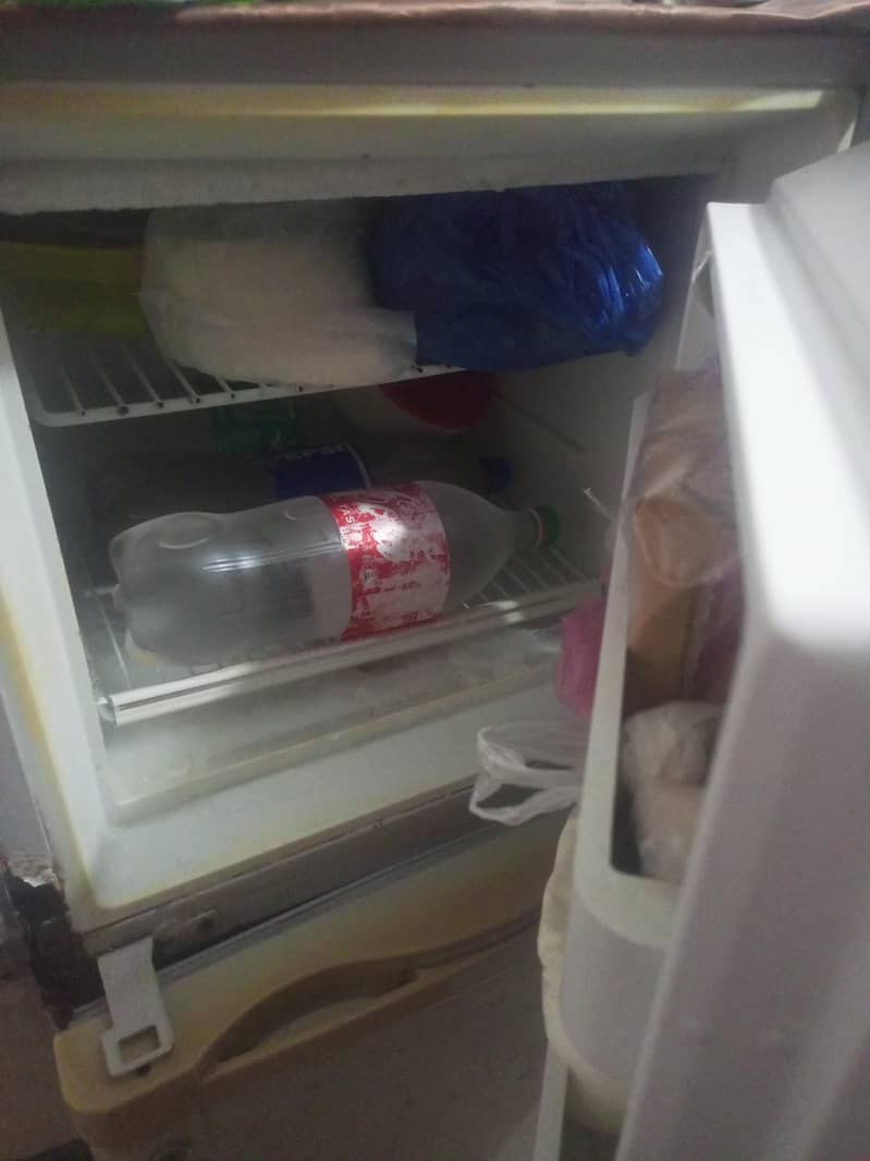 Dawlance refrigerator 1