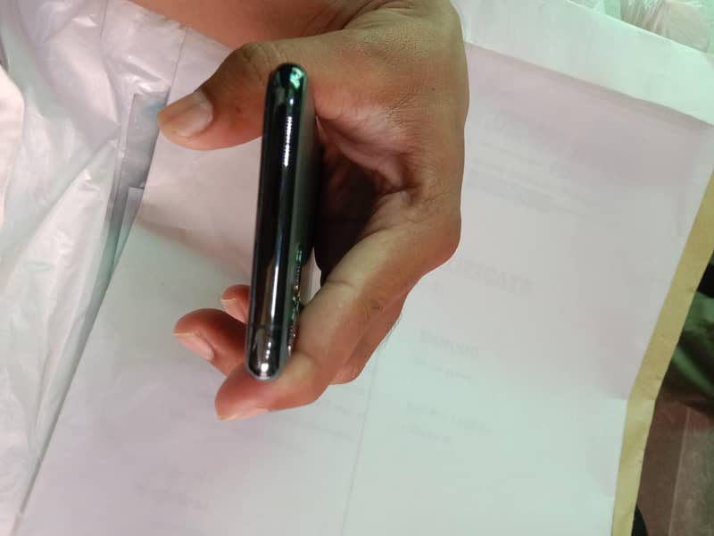 Apple iPhone 11 Pro 2