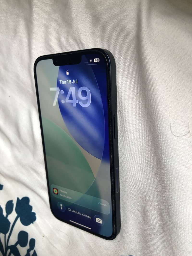 Apple iPhone 13 2