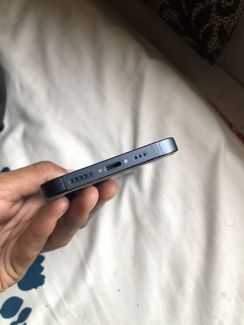 Apple iPhone 13 3