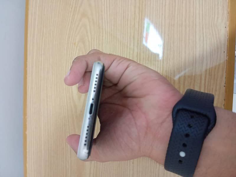 Apple iPhone X 6