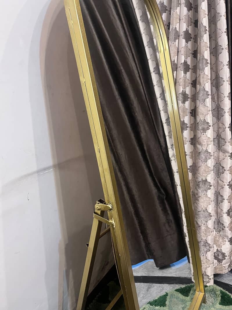 mirrror 1