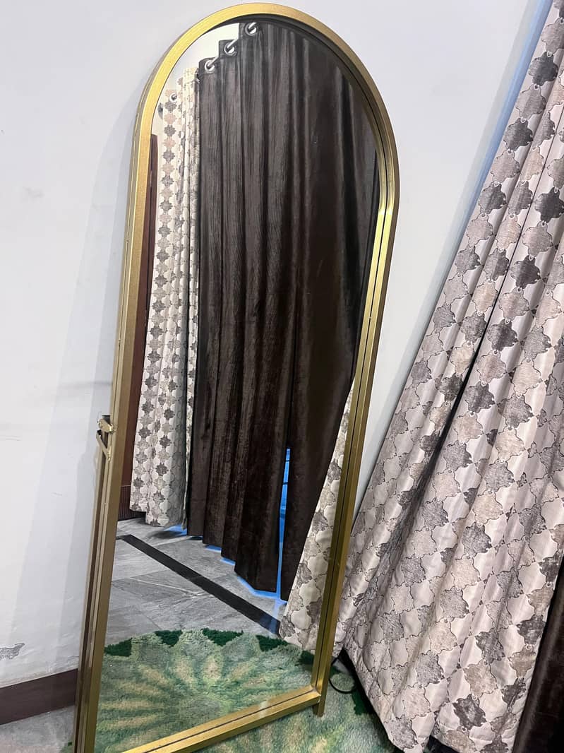 mirrror 4