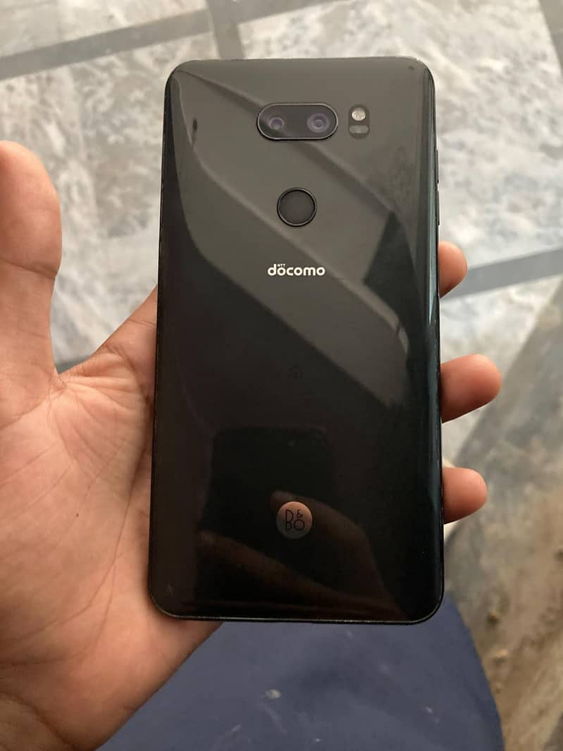 LG V30 Plus 3