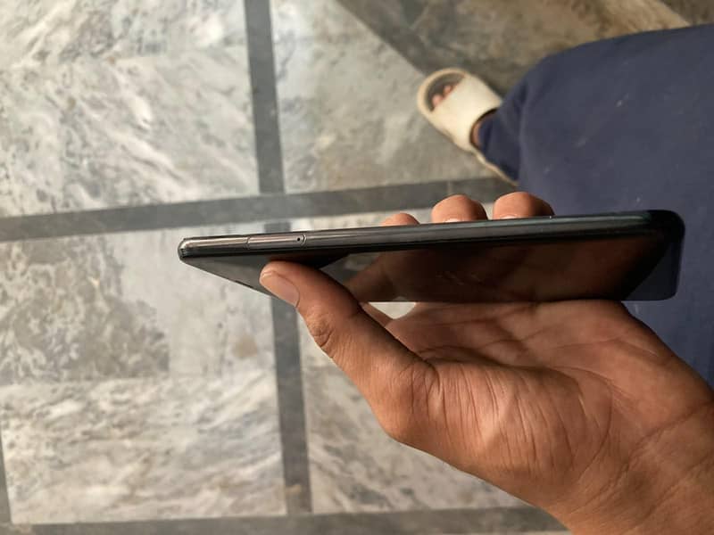 LG V30 Plus 5
