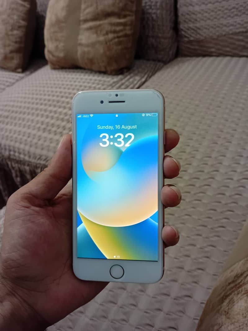 Apple iPhone 8 4