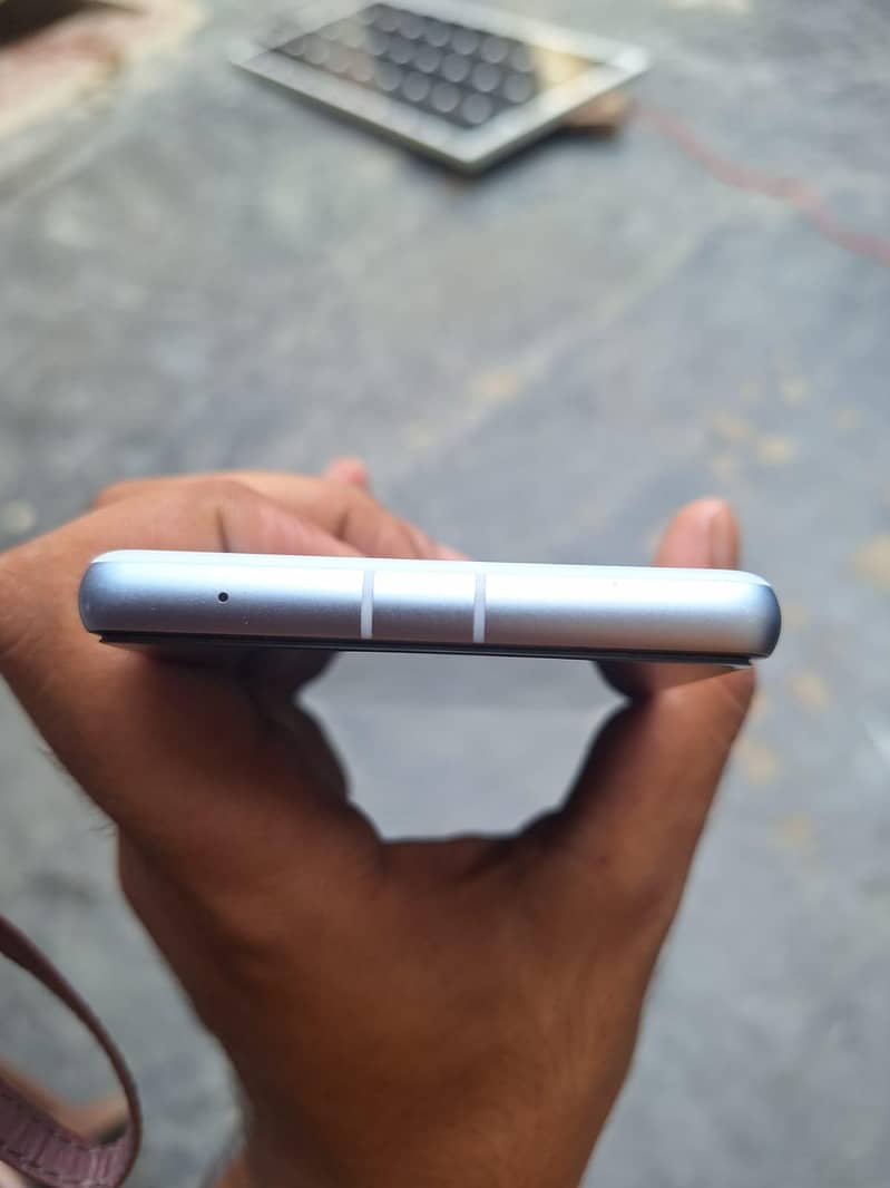 Google pixel 7a 5