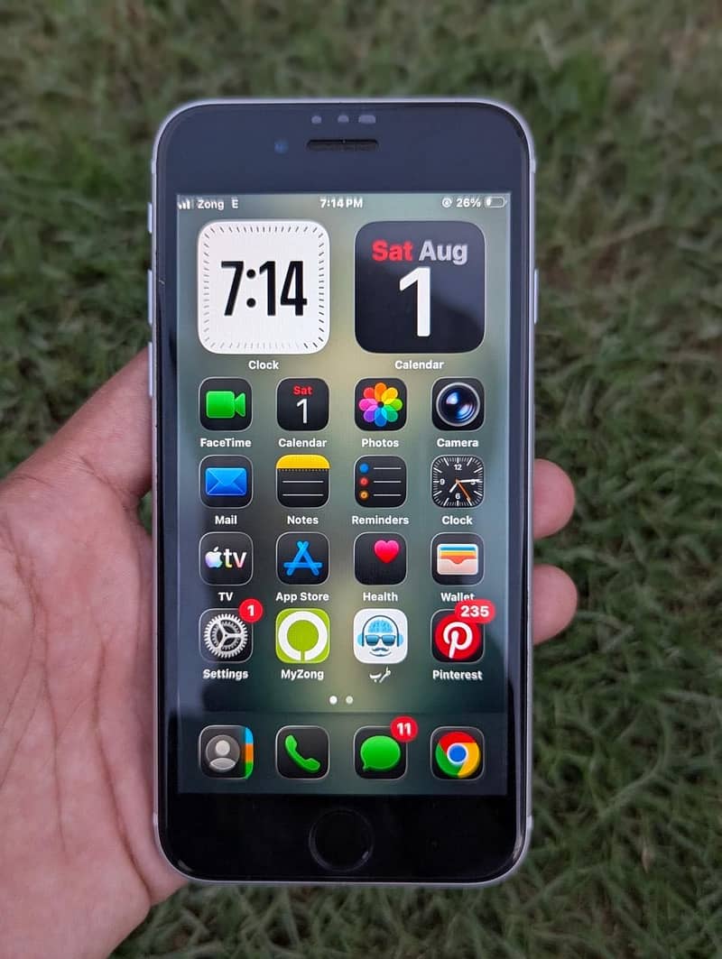 Apple iPhone SE 2 4