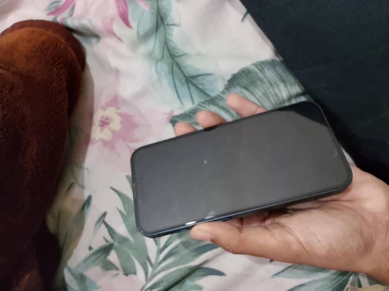 Apple iPhone 13 5