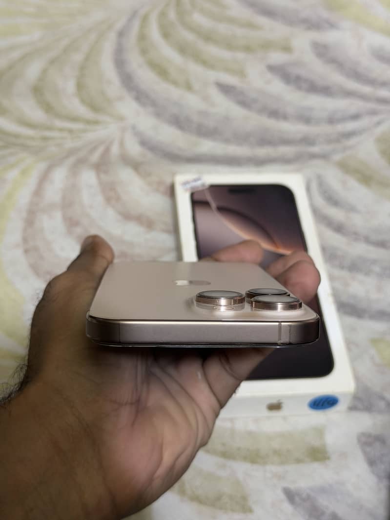Apple iPhone 16 Pro Max 3