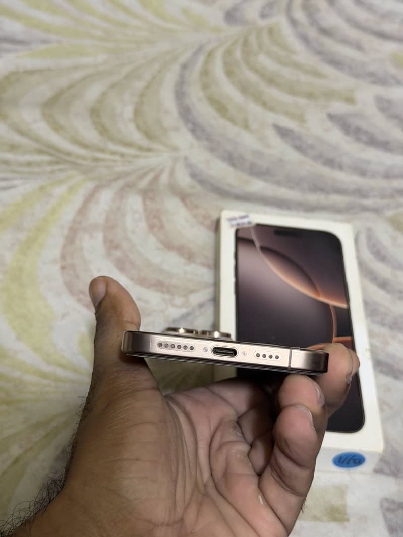 Apple iPhone 16 Pro Max 7