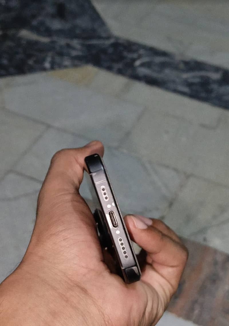 iphone 15 pro 2