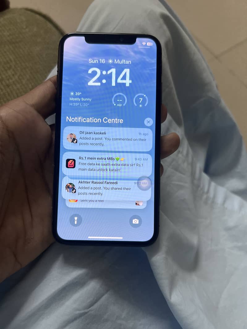Apple iPhone X 3