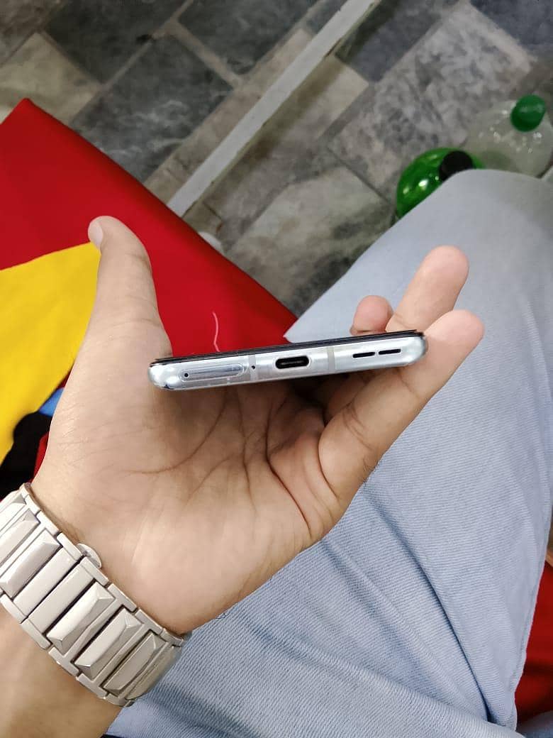 One Plus 8T 4