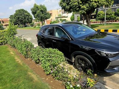 MG HS 2025