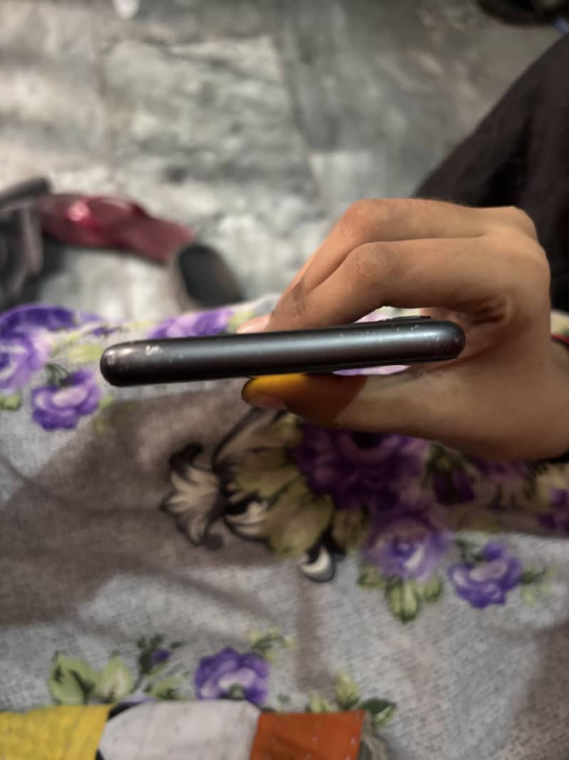 Apple iPhone 11 5