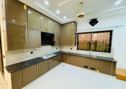1 kanal upper portion for rent in Lake City Sector M3