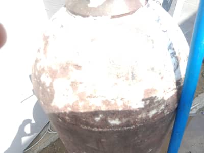 oxygen cylinder