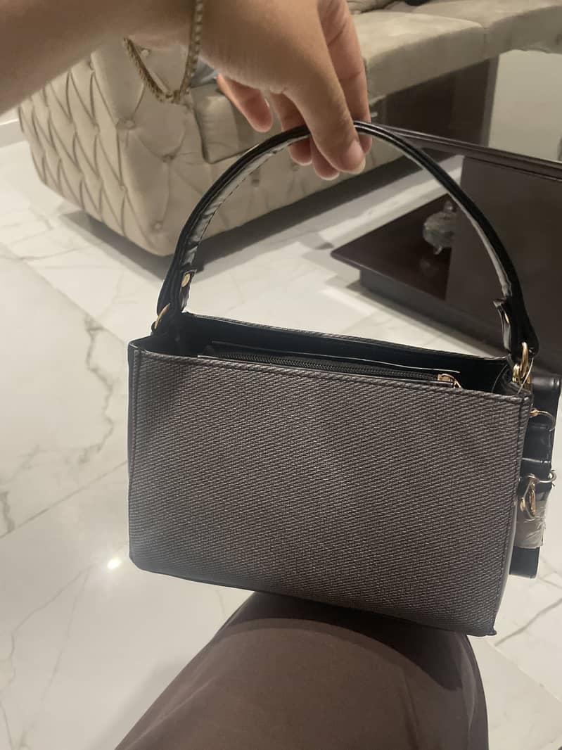 Handbag medium size 1