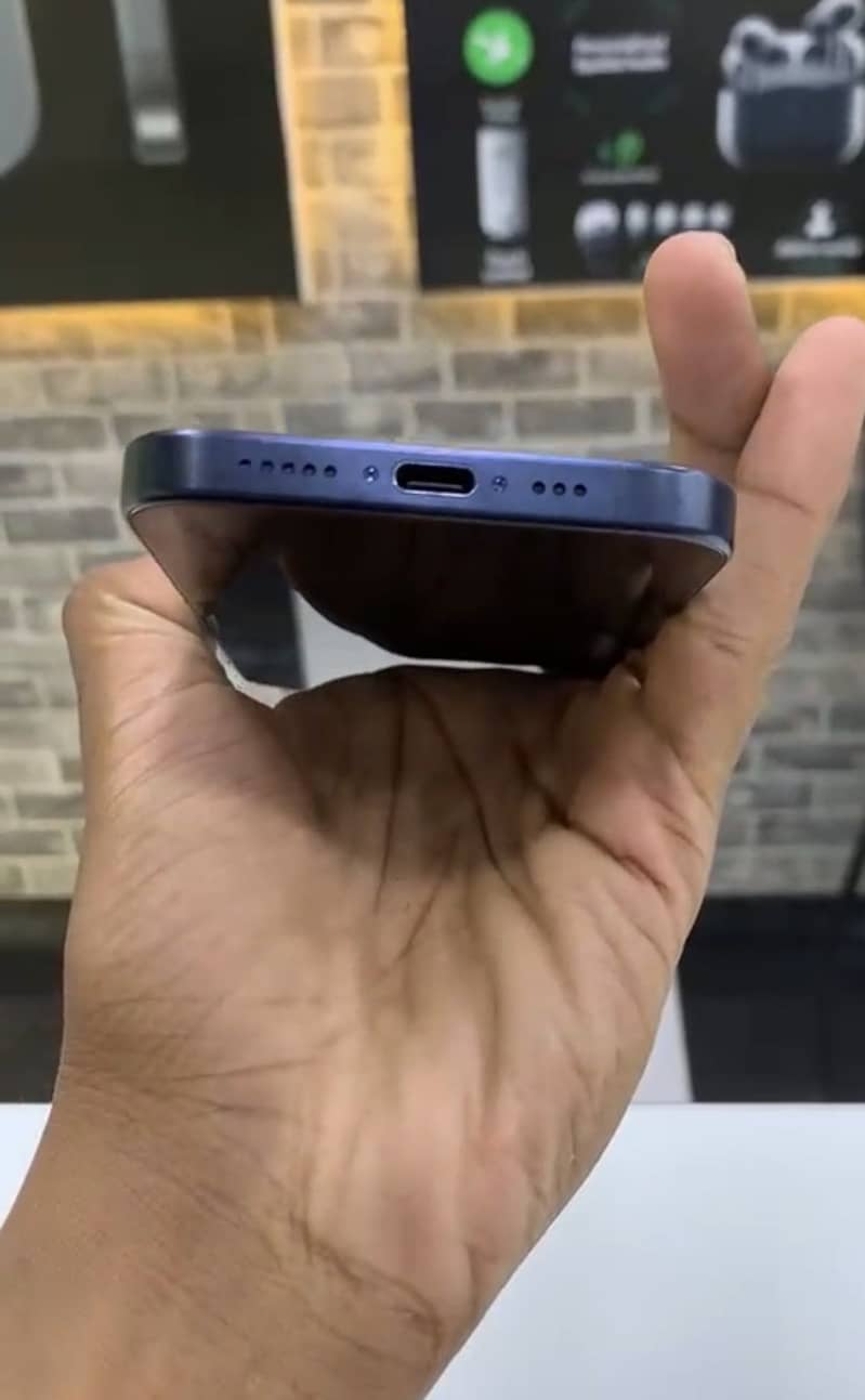 Apple iPhone 15 Pro 1