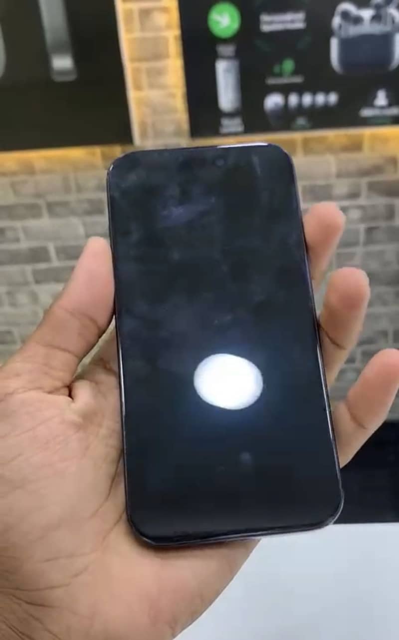 Apple iPhone 15 Pro 3