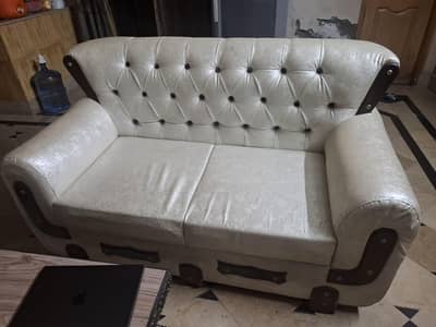 Beautiful 7-Seater Sofa Set – Good Condition | Rs. 20,000