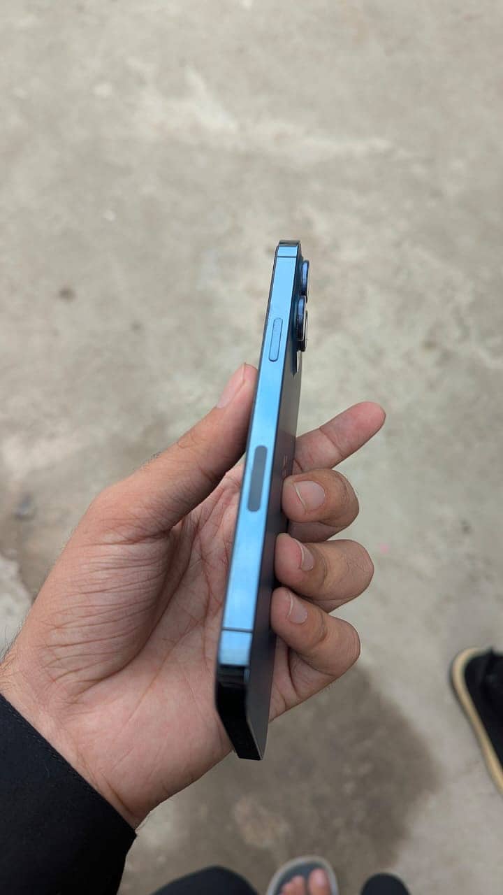 Apple iPhone 12 Pro Max 4