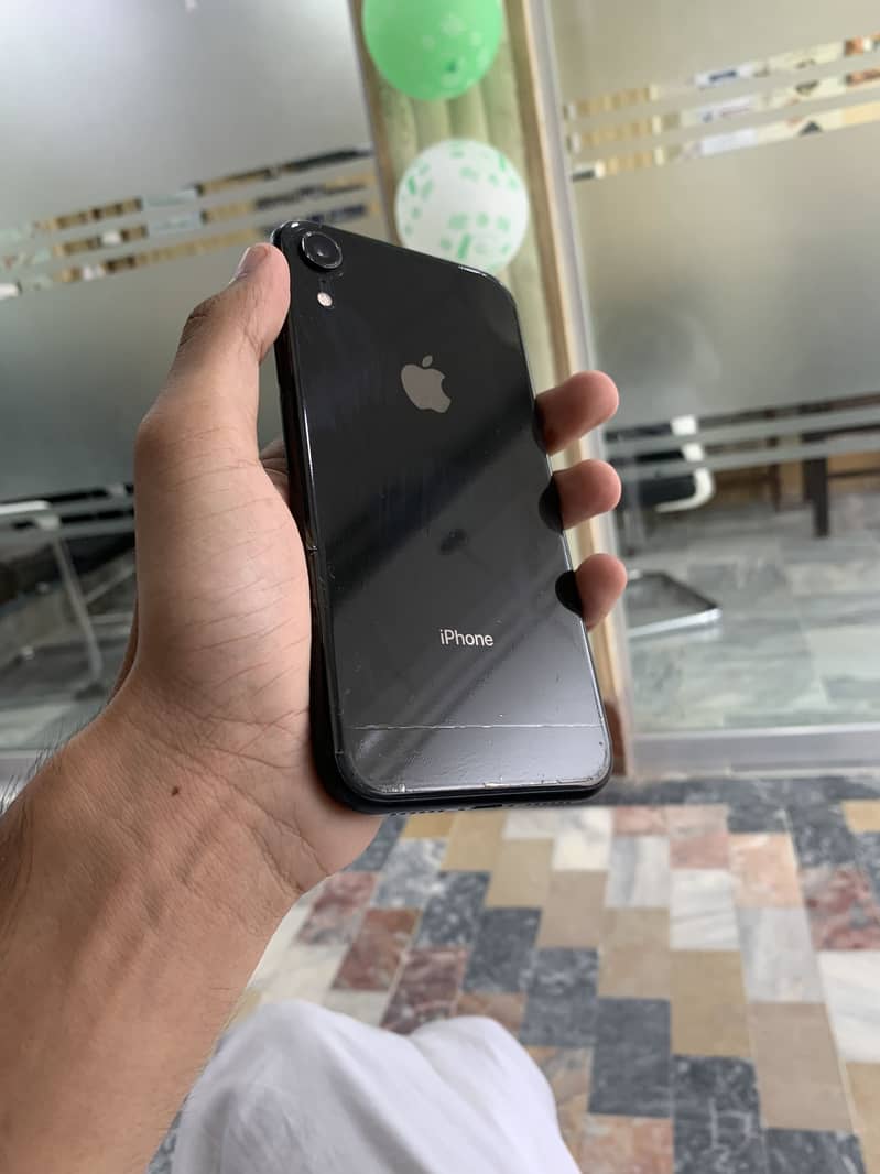 Apple iPhone XR 1