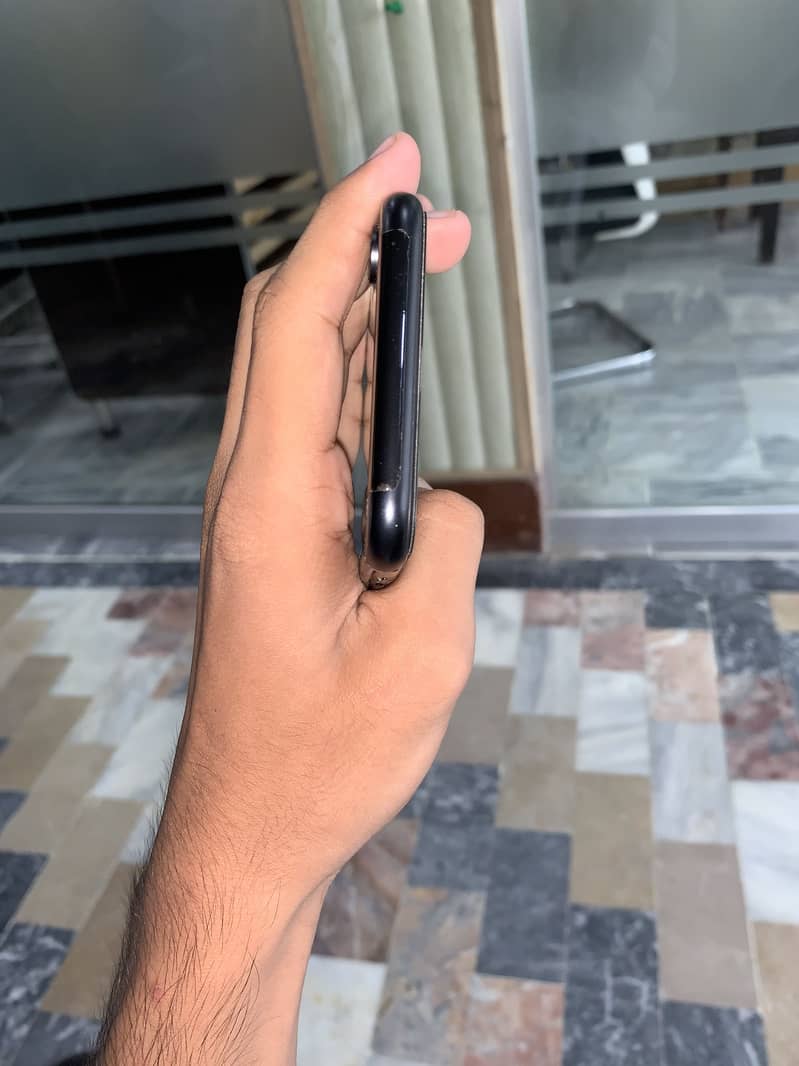 Apple iPhone XR 3